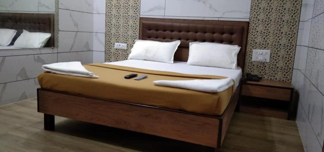 Hotel Royal Residency Мумбаи Экстерьер фото